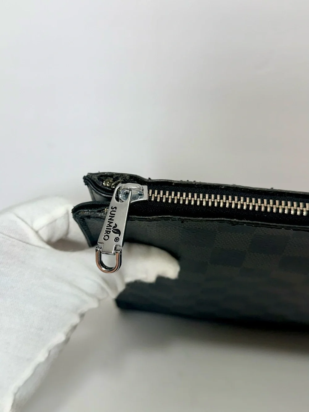 Authentic Louis Vuitton Damier Pochette Jour Laptop cover